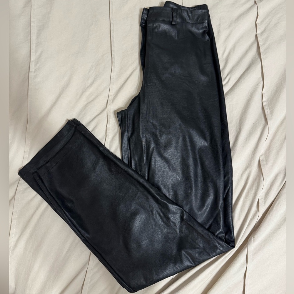 Size 4 boohoo black leather pants